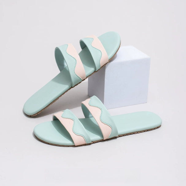 Breezy Wavy Edge Summer Slides