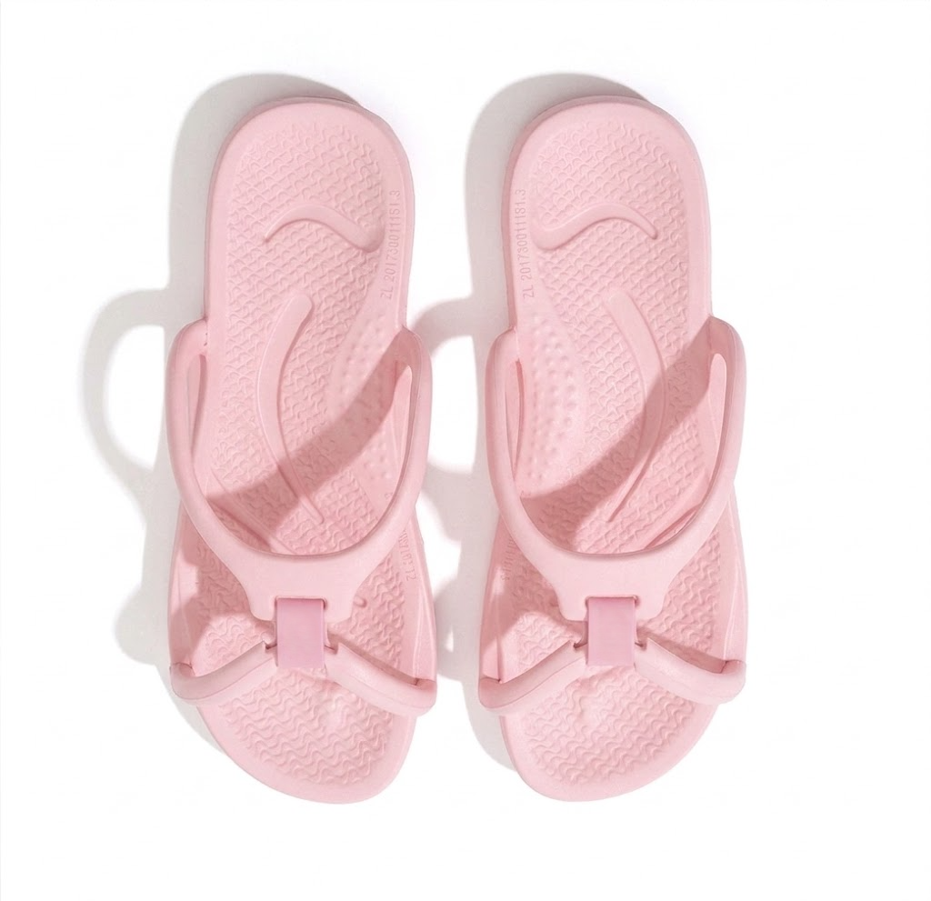 Foldable travel essential slippers